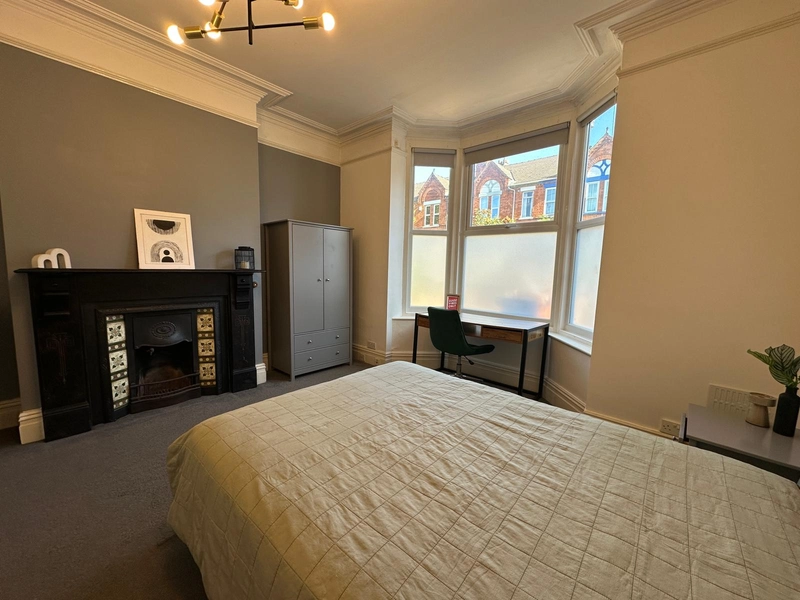 6 bedroom, 3 Bathroom - West end student property! - Thumbnail 7